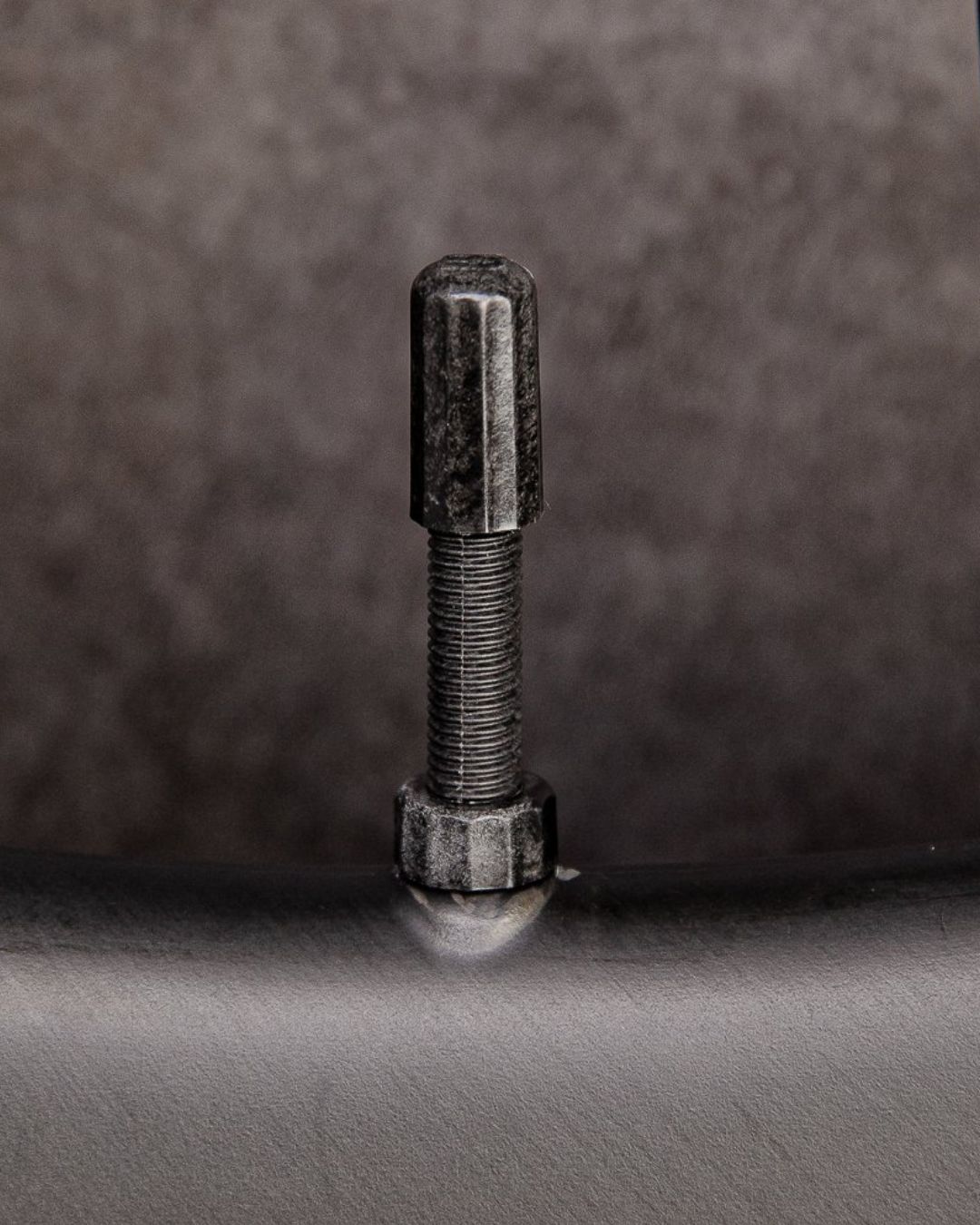 Absolute Black-Absolute Black Aether Carbon Tubeless Ventil_TVALVE_