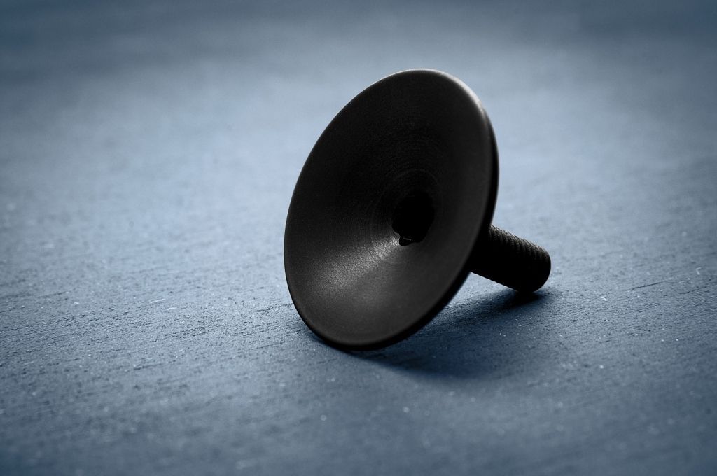 Absolute Black integrated Top cap